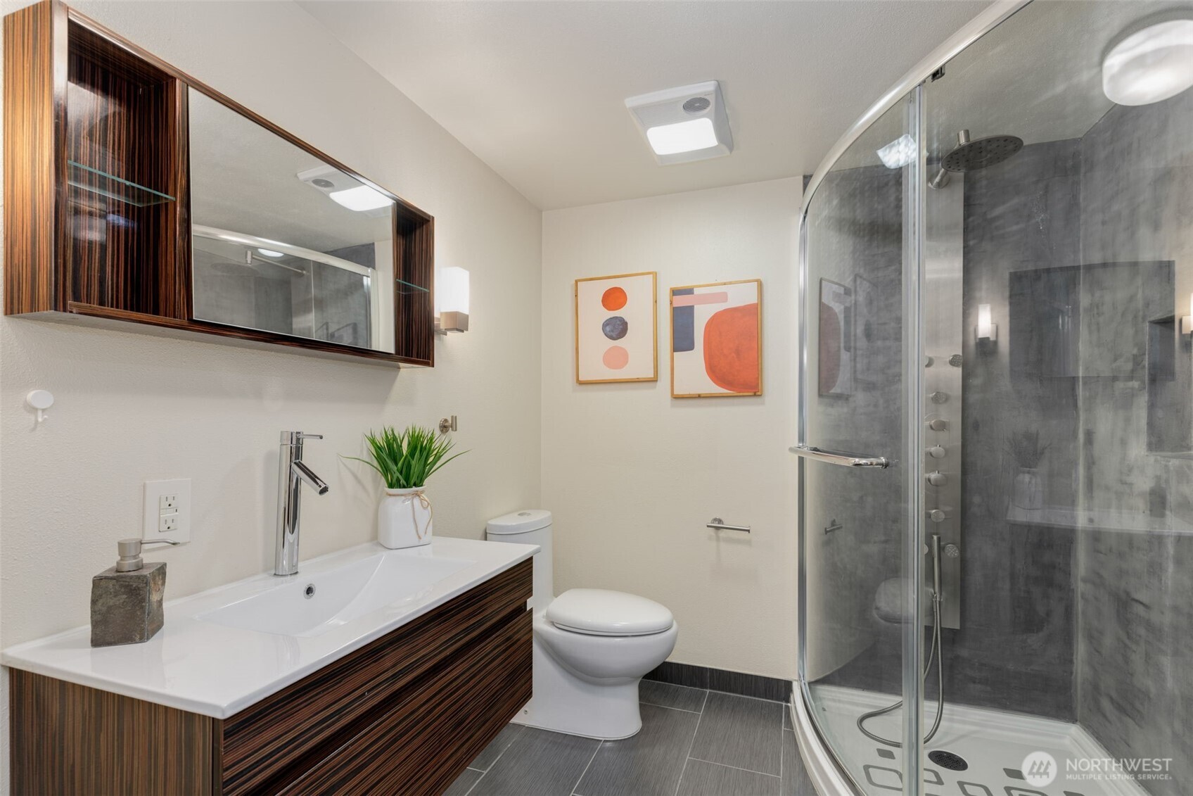 7127 S Sunnycrest Road , Seattle, WA 98178