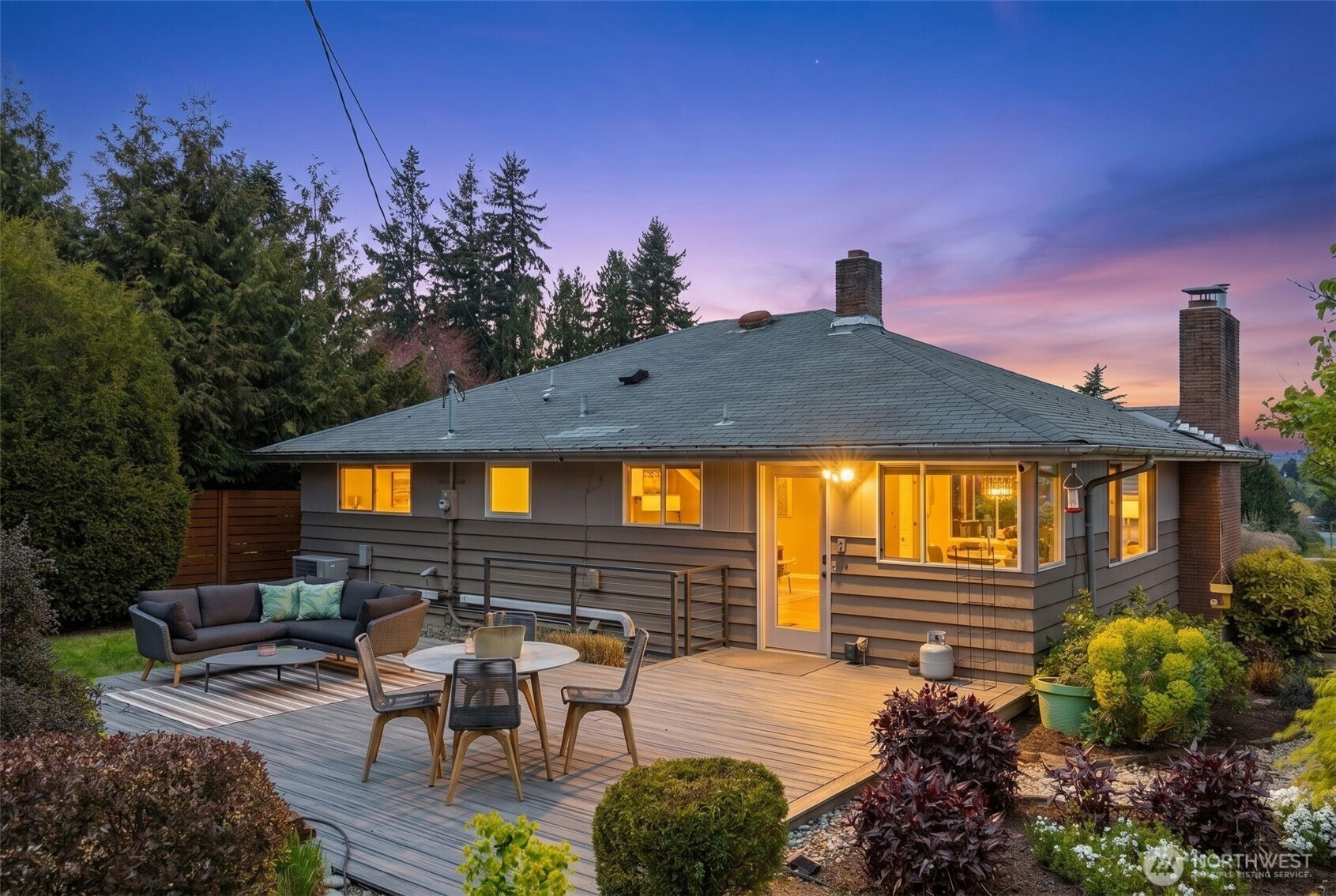 7127 S Sunnycrest Road , Seattle, WA 98178
