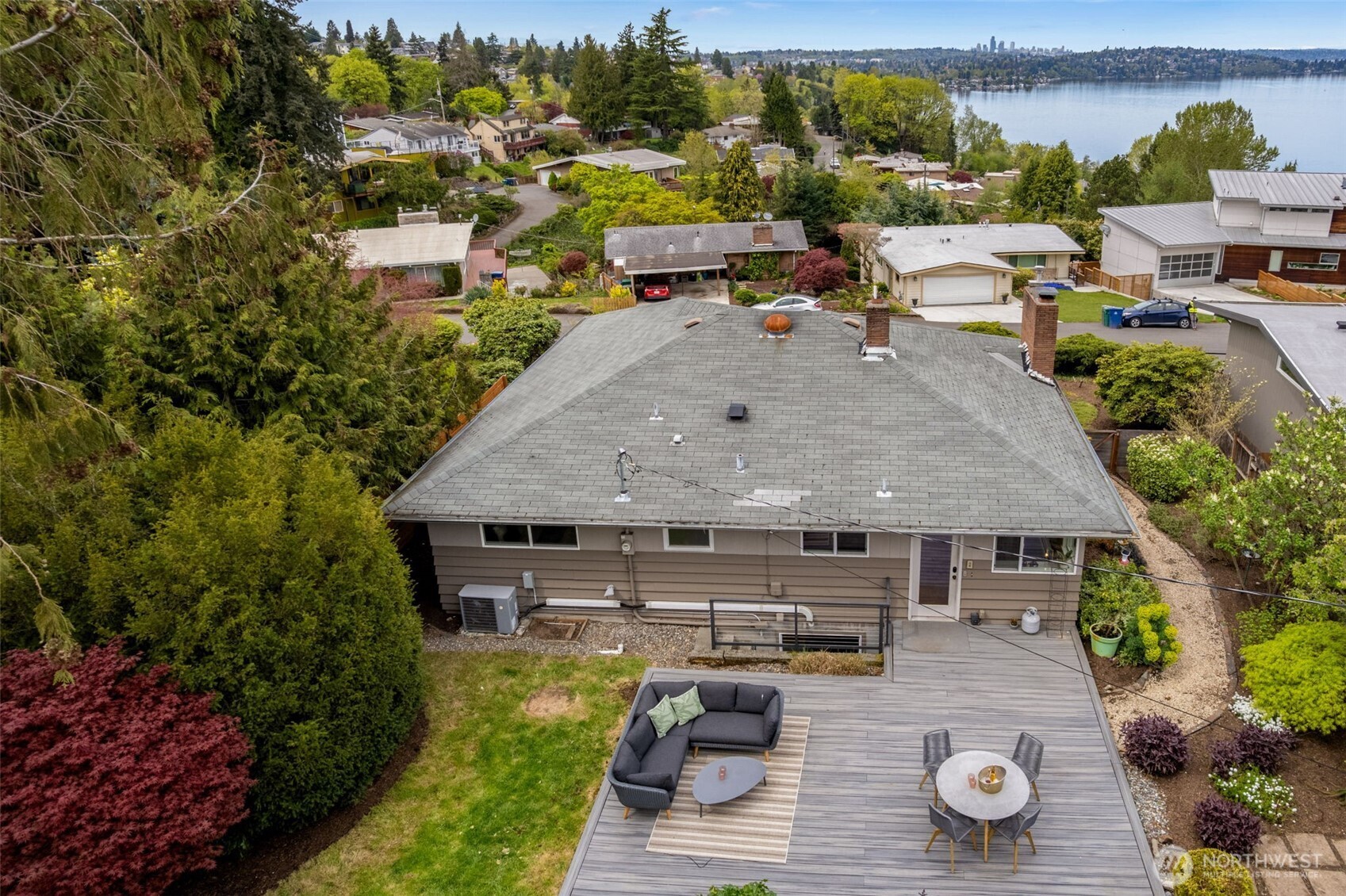7127 S Sunnycrest Road , Seattle, WA 98178
