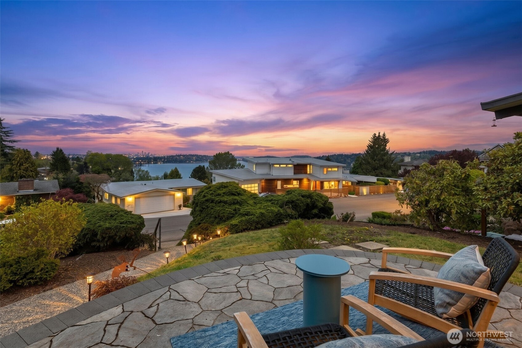 7127 S Sunnycrest Road , Seattle, WA 98178