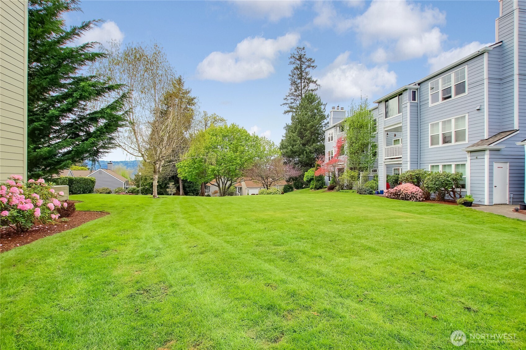4081 224th Lane SE #107, Issaquah, WA 98029