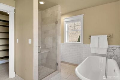 818 24th Avenue #A, Seattle, WA 98122-4864 - Photo 17