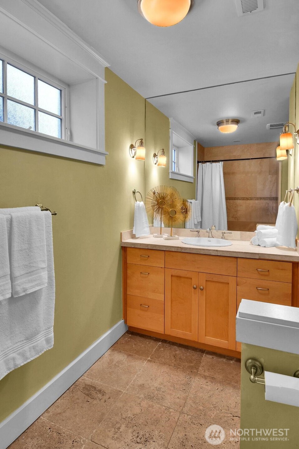 818 24th Avenue #A, Seattle, WA 98122-4864