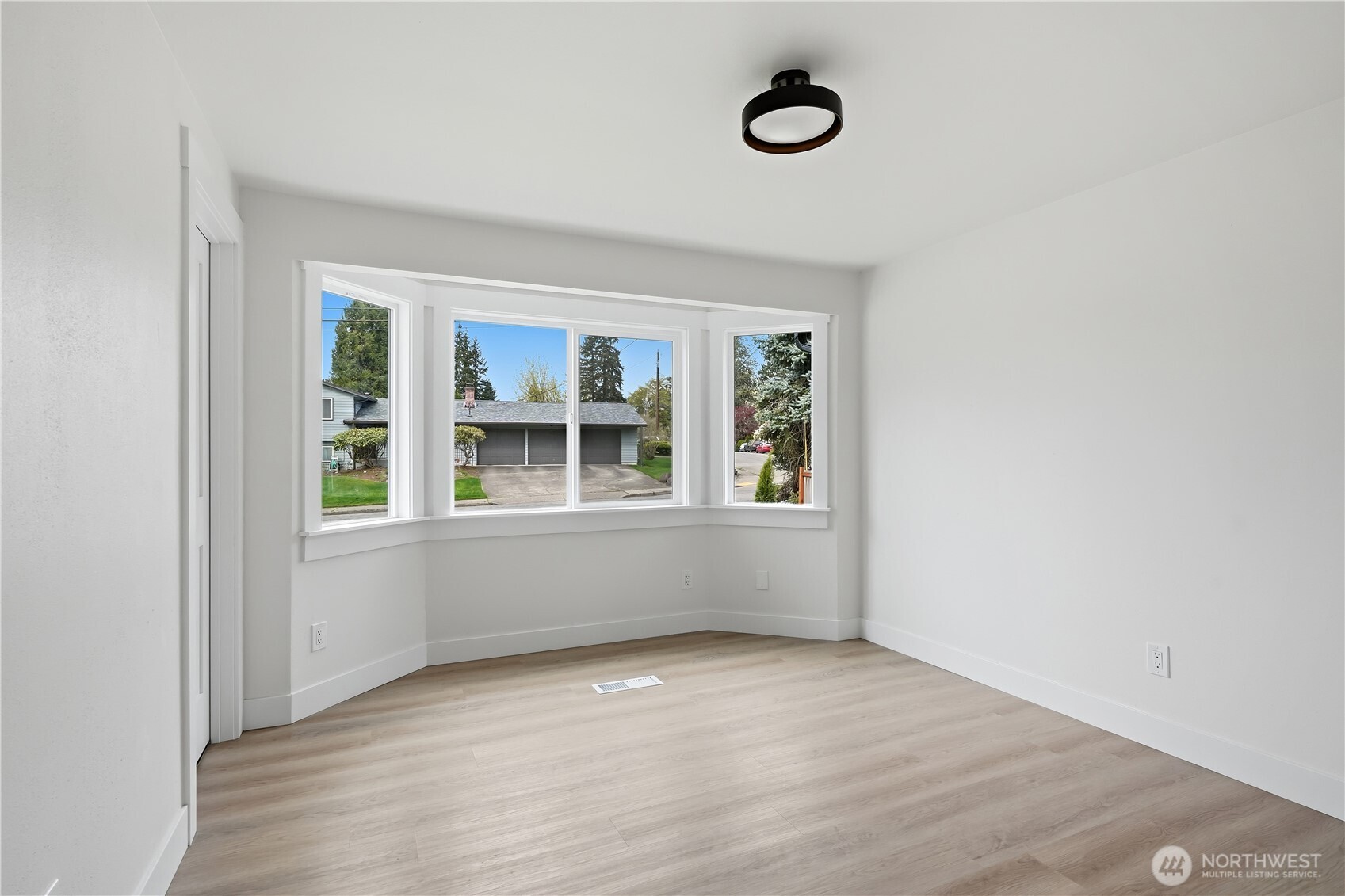 23207 46th Avenue W, Mountlake Terrace, WA 98043