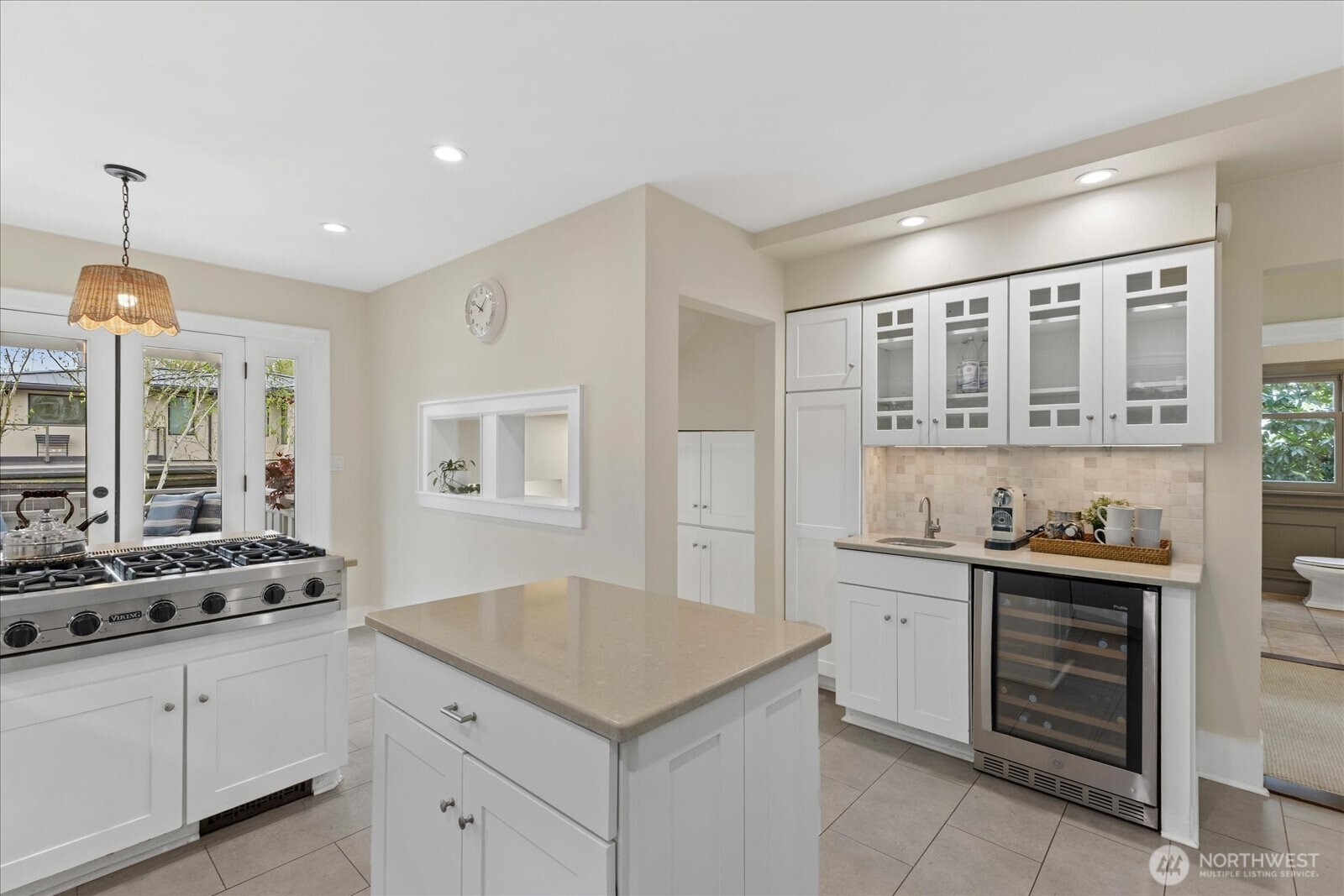 2407 11th Avenue E, Seattle, WA 98102