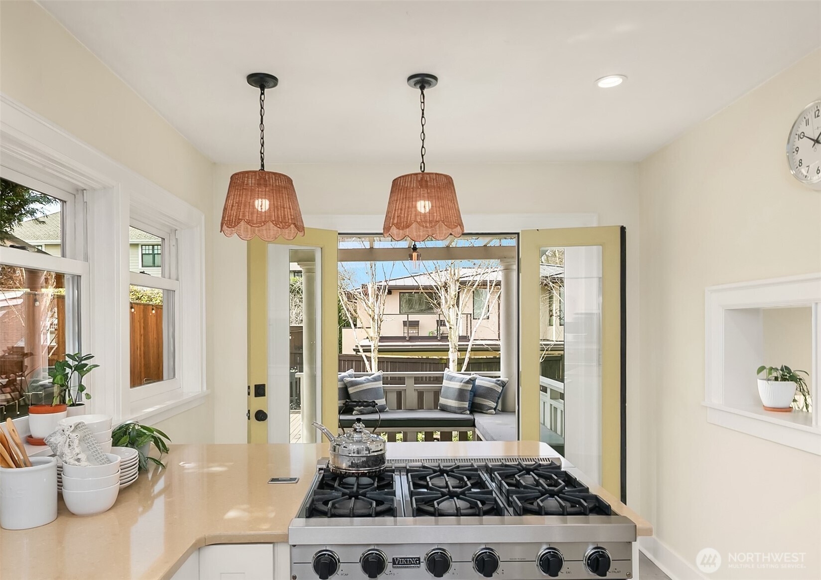 2407 11th Avenue E, Seattle, WA 98102