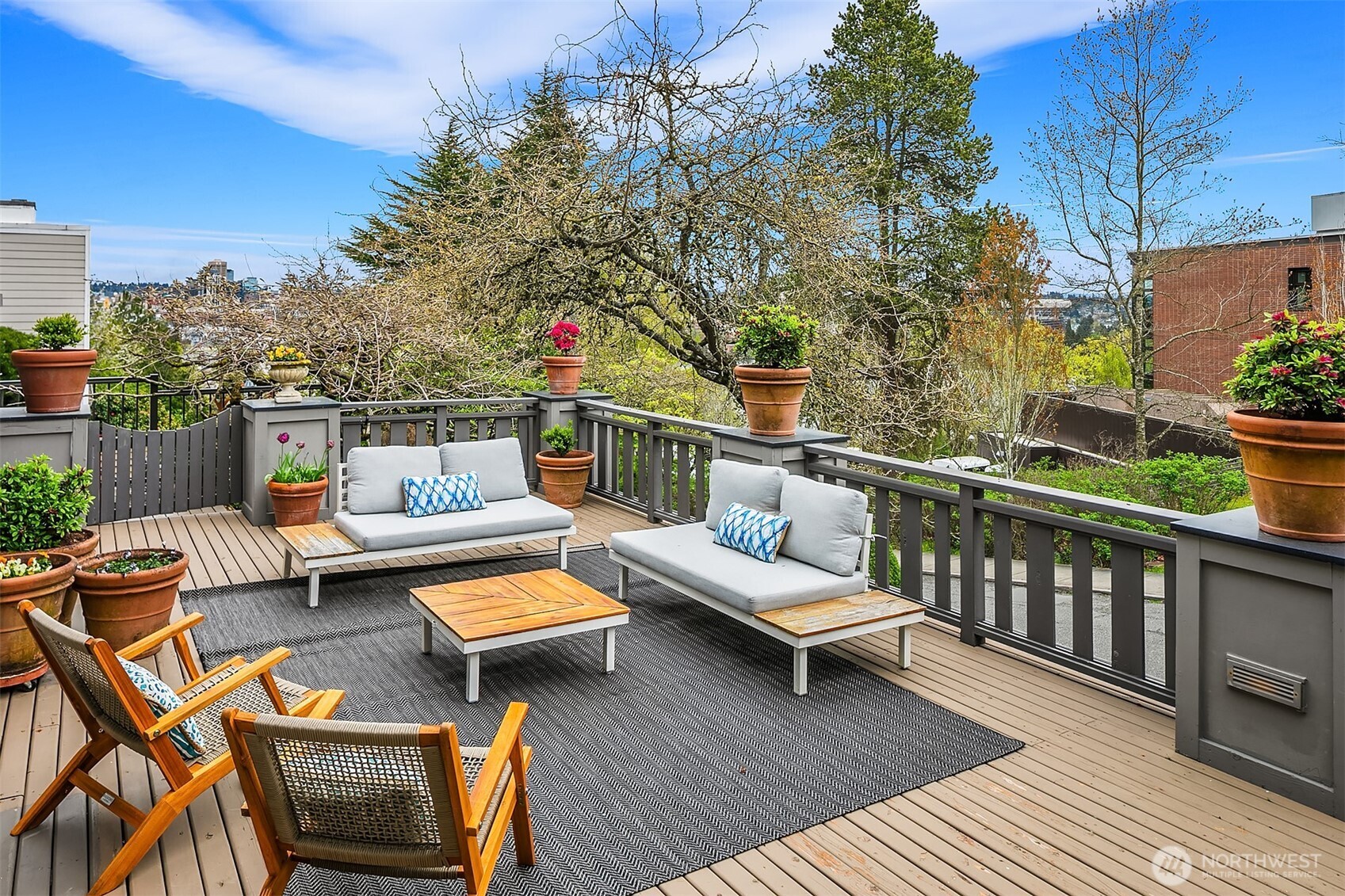 2407 11th Avenue E, Seattle, WA 98102