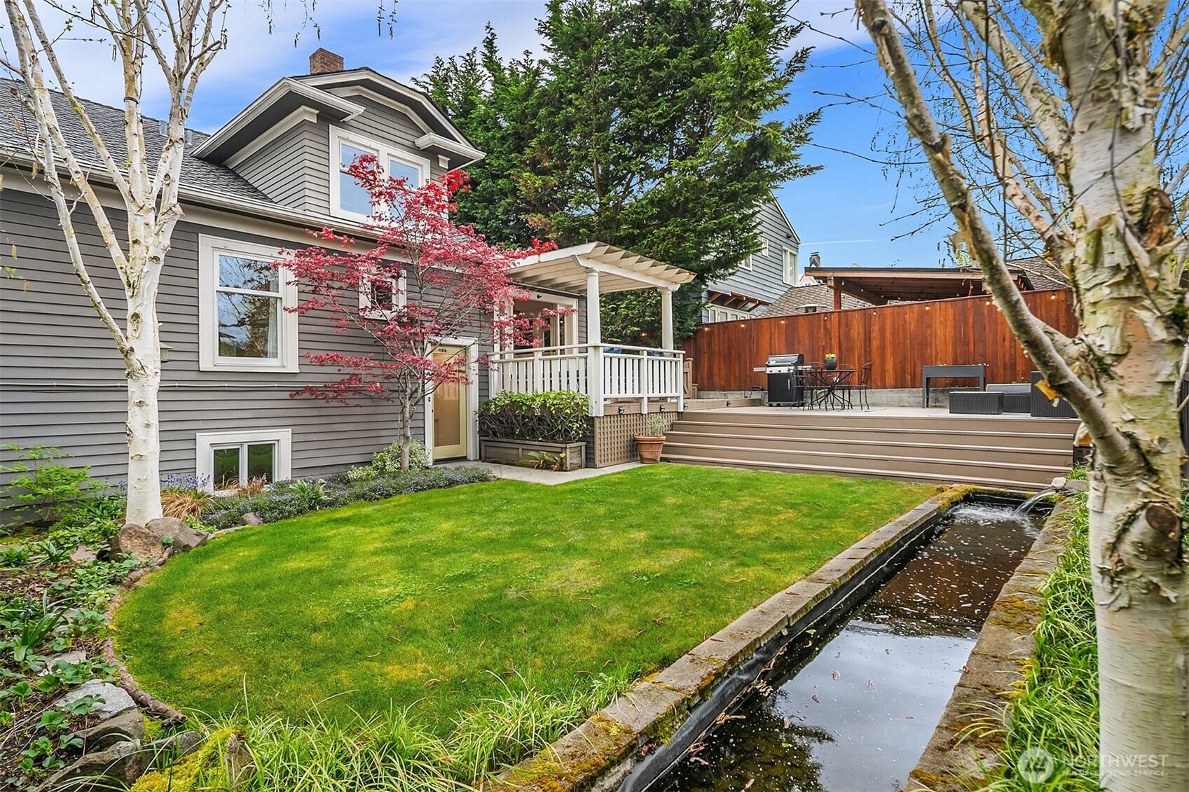 2407 11th Avenue E, Seattle, WA 98102