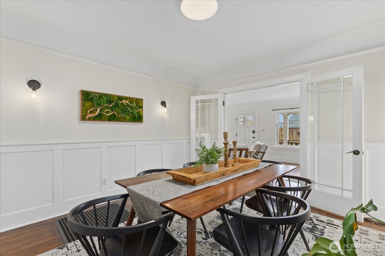 2407 11th Avenue E, Seattle, WA 98102