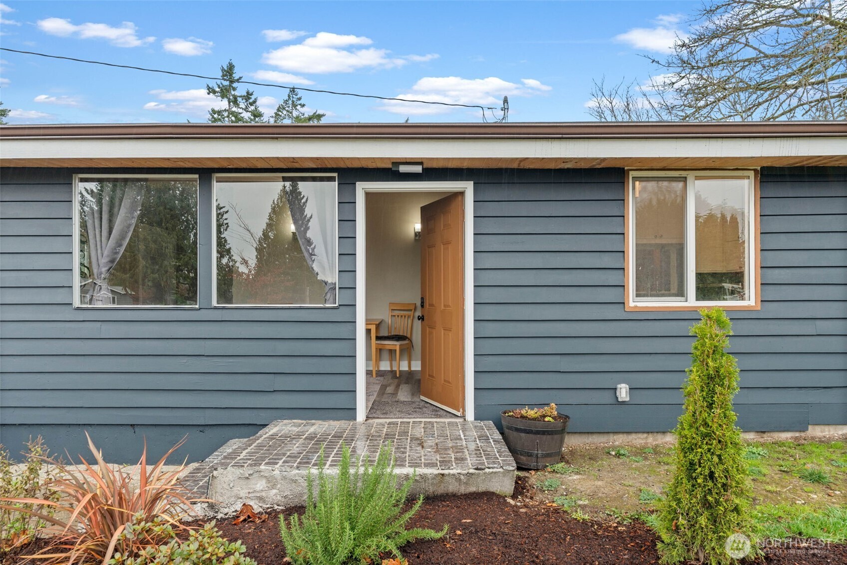 11285 SE Southworth Drive , Port Orchard, WA 98366-8998