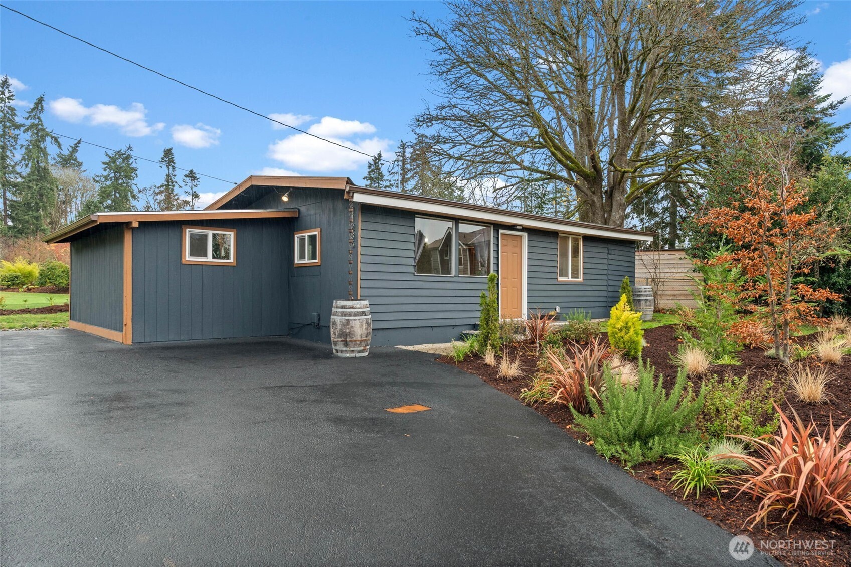 11285 SE Southworth Drive , Port Orchard, WA 98366-8998