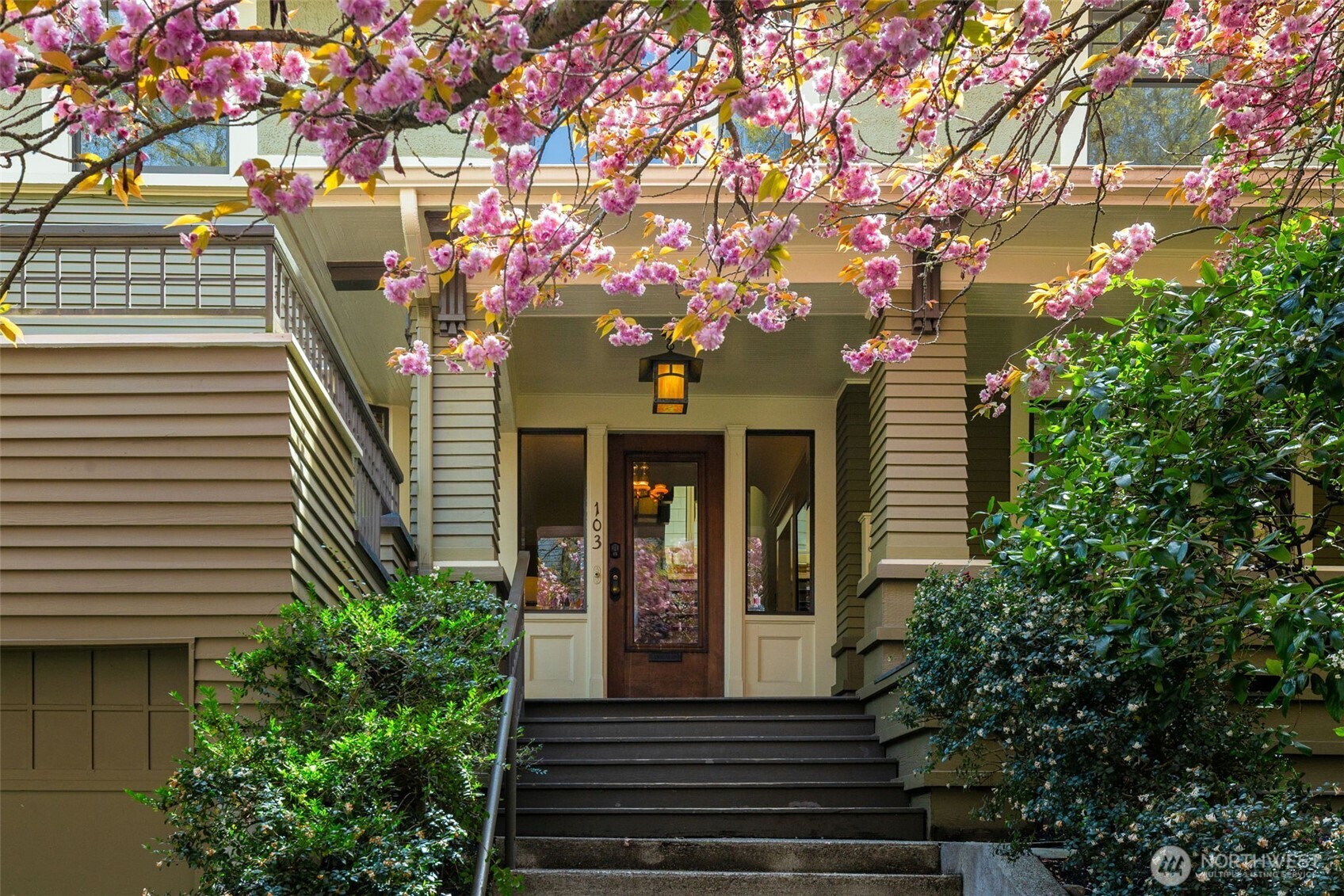 103 Crockett Street , Seattle, WA 98109
