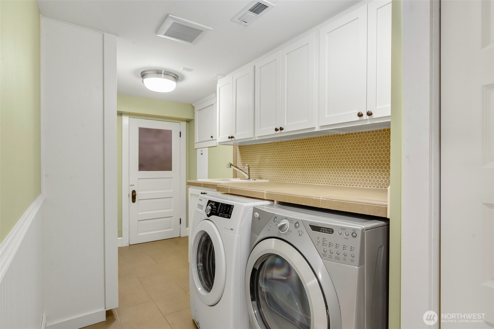 103 Crockett Street , Seattle, WA 98109