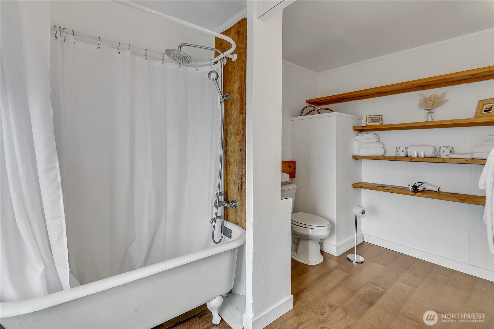 14024 Glen Acres Road SW, Vashon, WA 98070