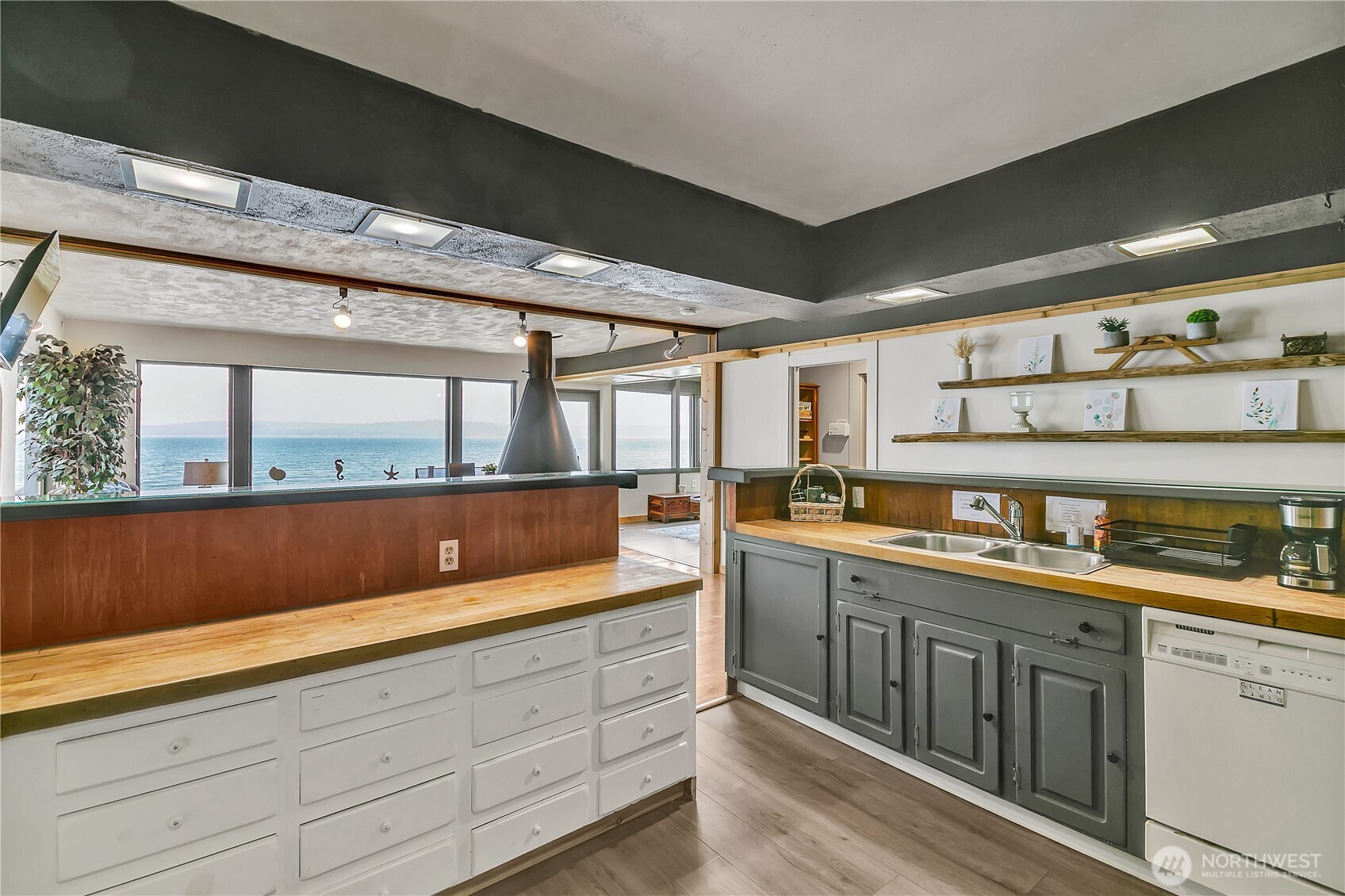14024 Glen Acres Road SW, Vashon, WA 98070