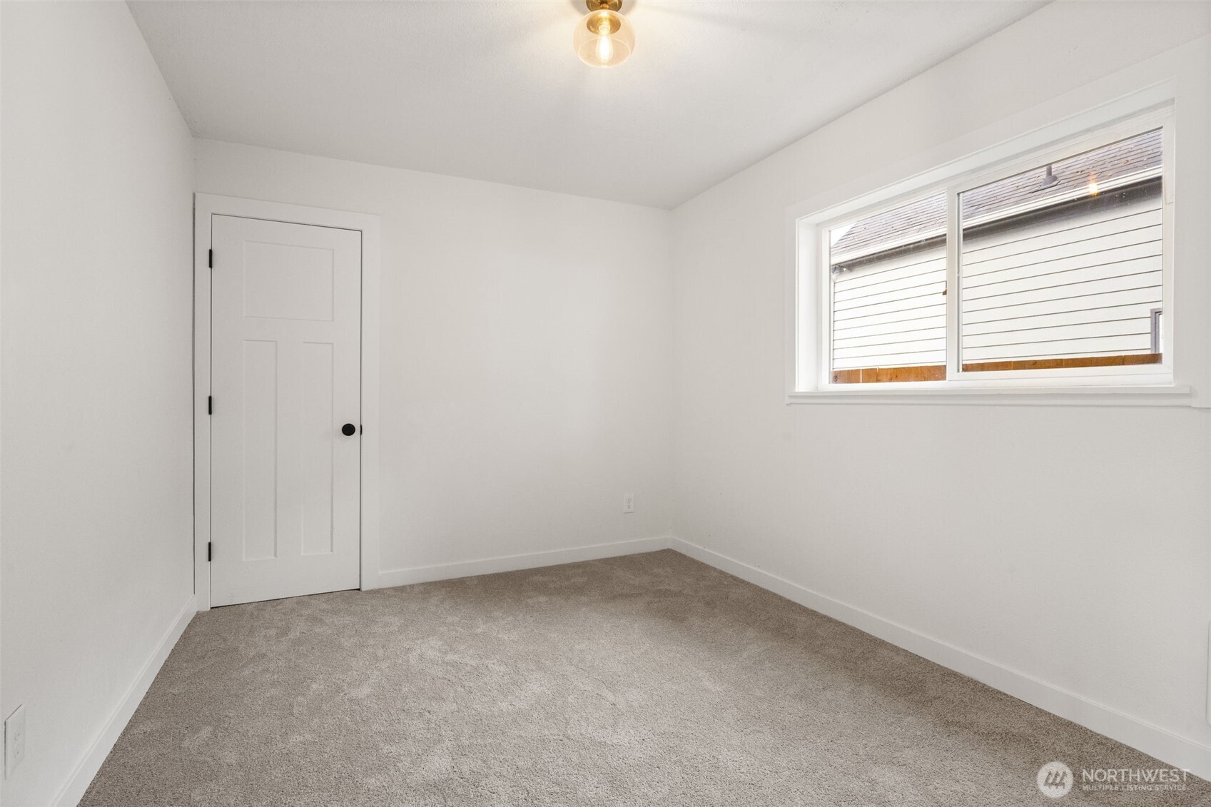 1802 E Wright Avenue , Tacoma, WA 98404