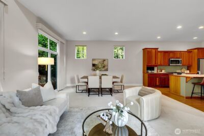 2401 132nd Avenue SE, Bellevue, WA 98005 - Photo 3