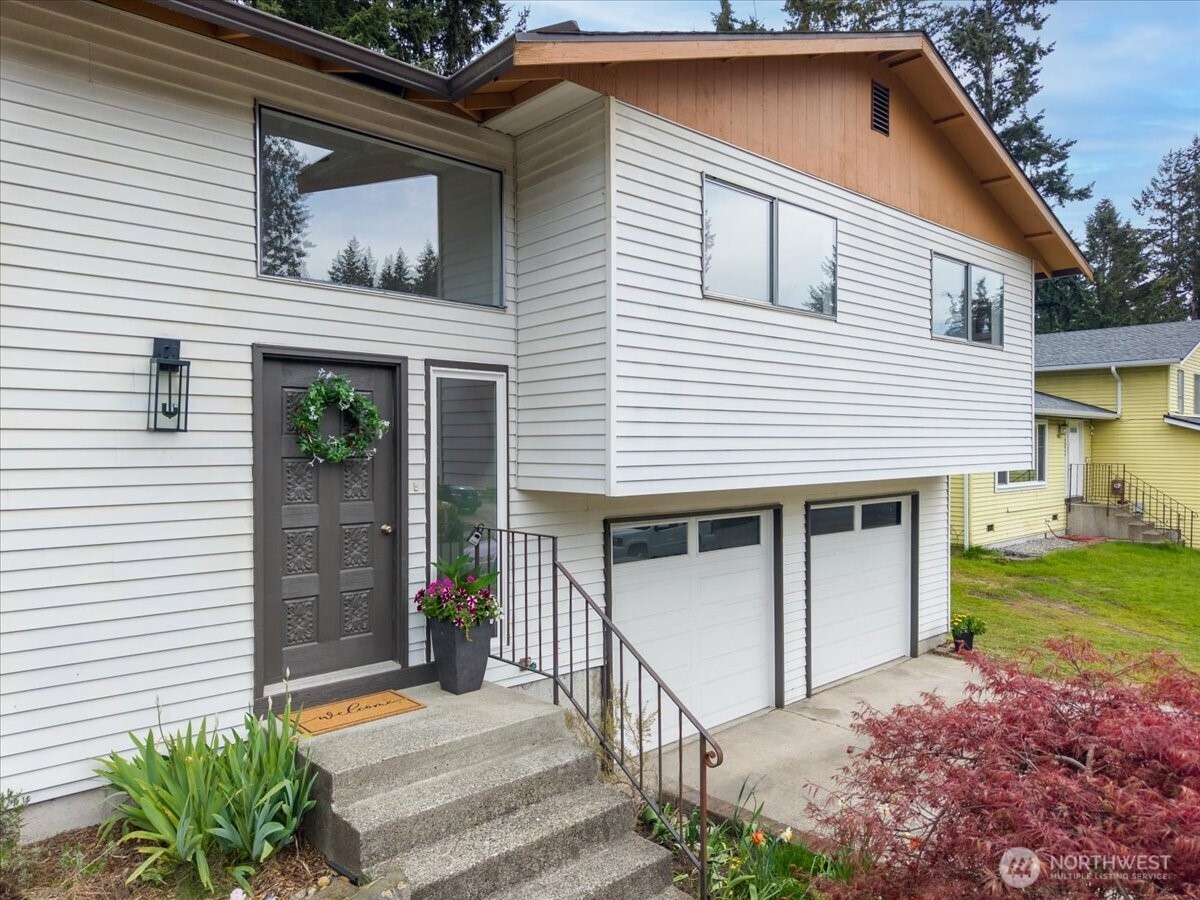 18015 56th Avenue W, Lynnwood, WA 98037
