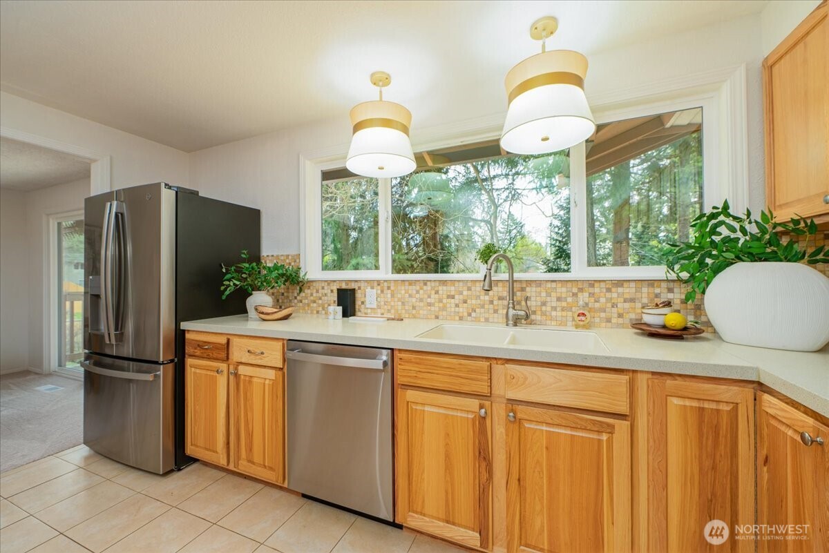 18015 56th Avenue W, Lynnwood, WA 98037