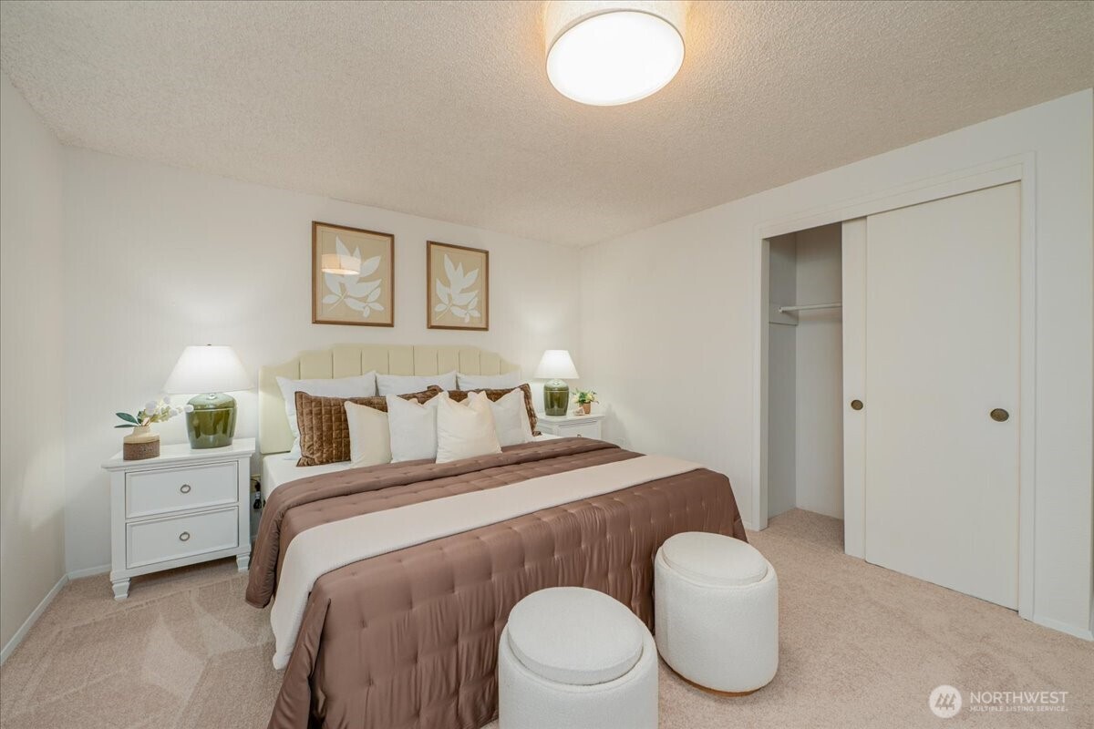 18015 56th Avenue W, Lynnwood, WA 98037