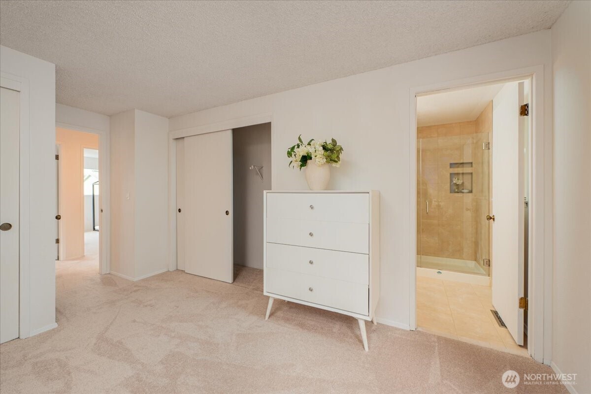 18015 56th Avenue W, Lynnwood, WA 98037