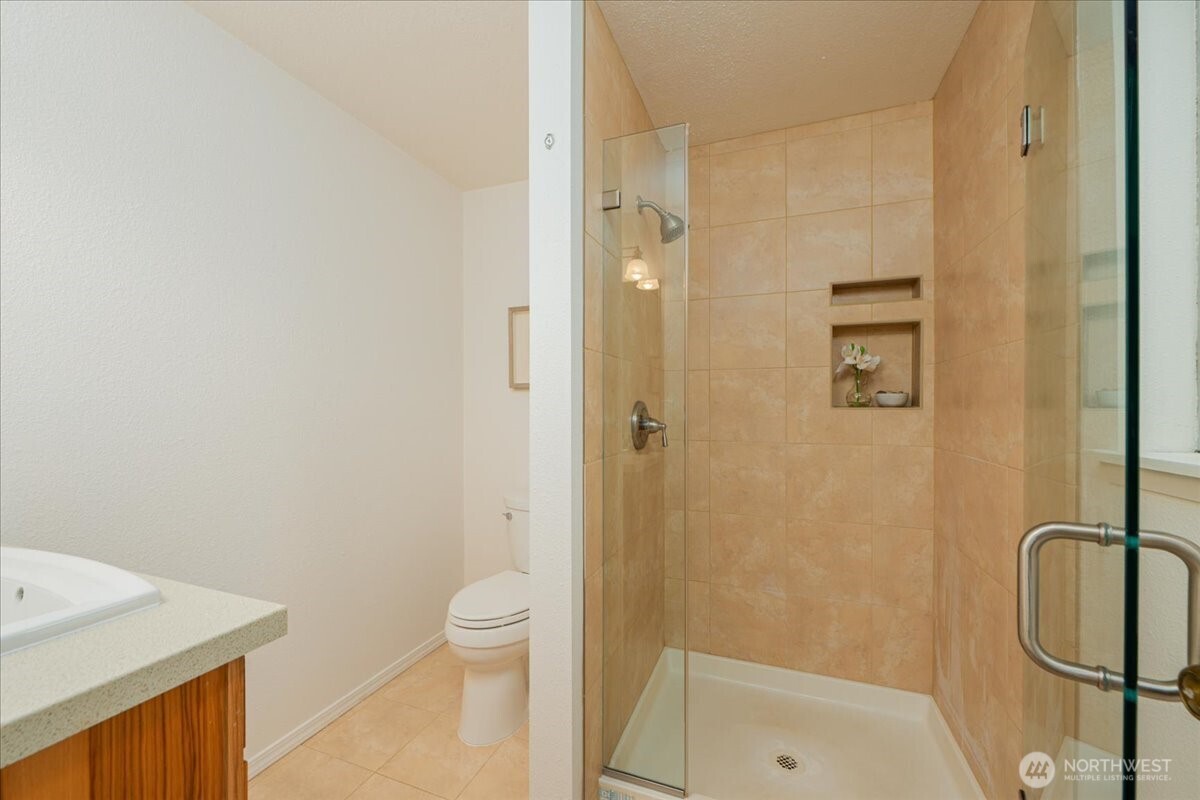 18015 56th Avenue W, Lynnwood, WA 98037