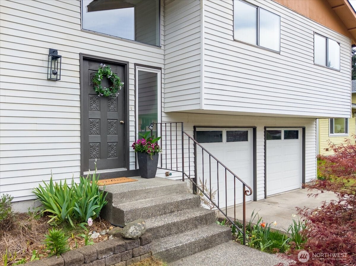 18015 56th Avenue W, Lynnwood, WA 98037