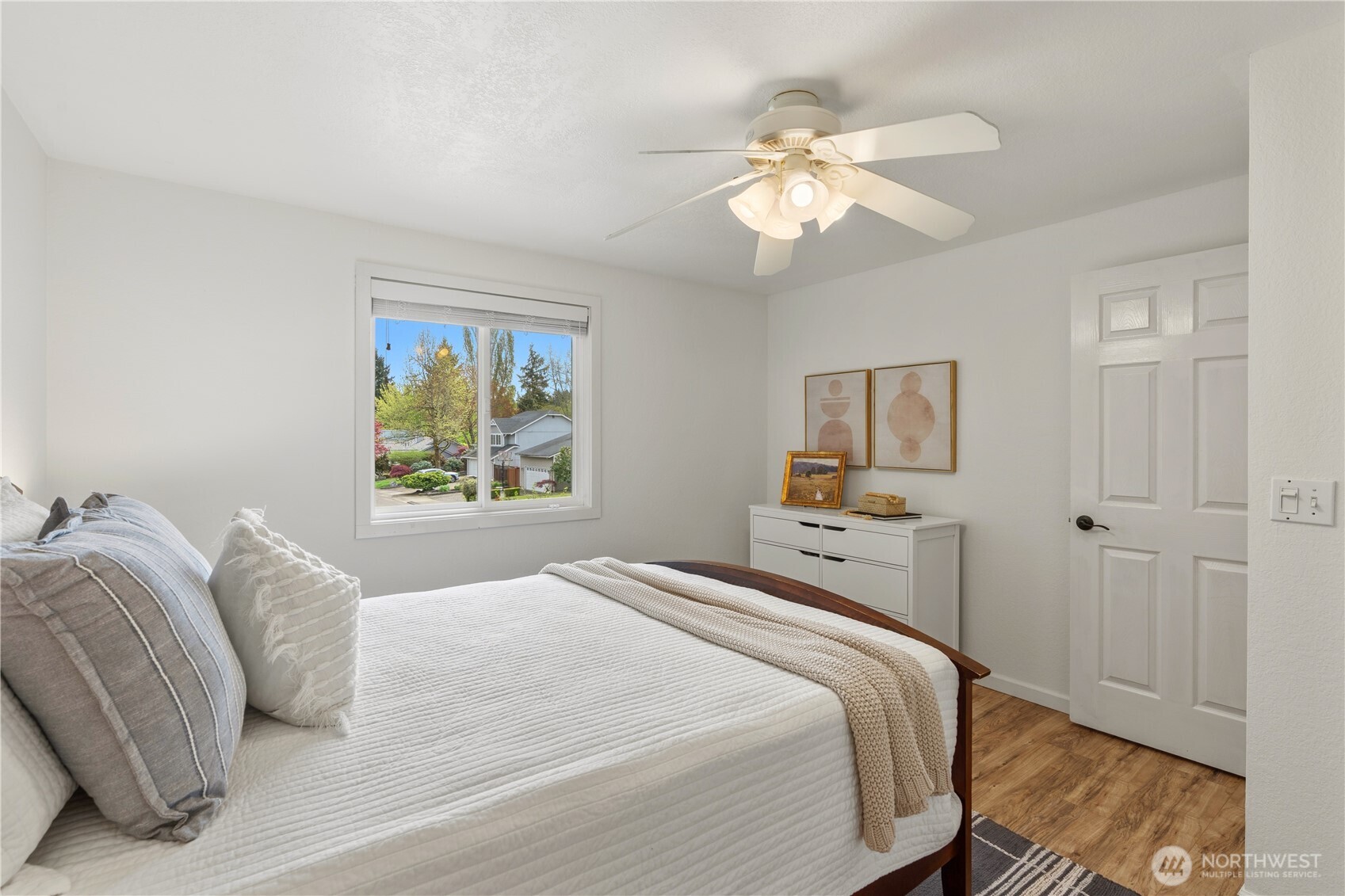 14301 101st Place NE, Kirkland, WA 98034