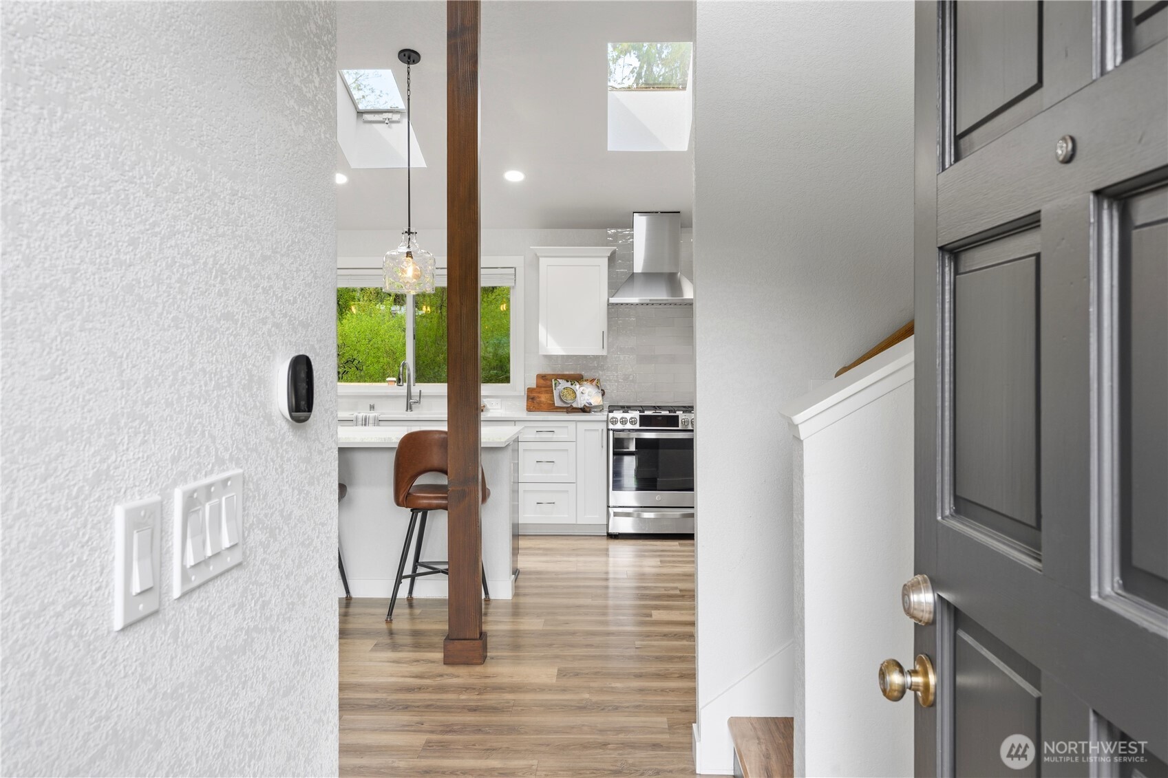 14301 101st Place NE, Kirkland, WA 98034