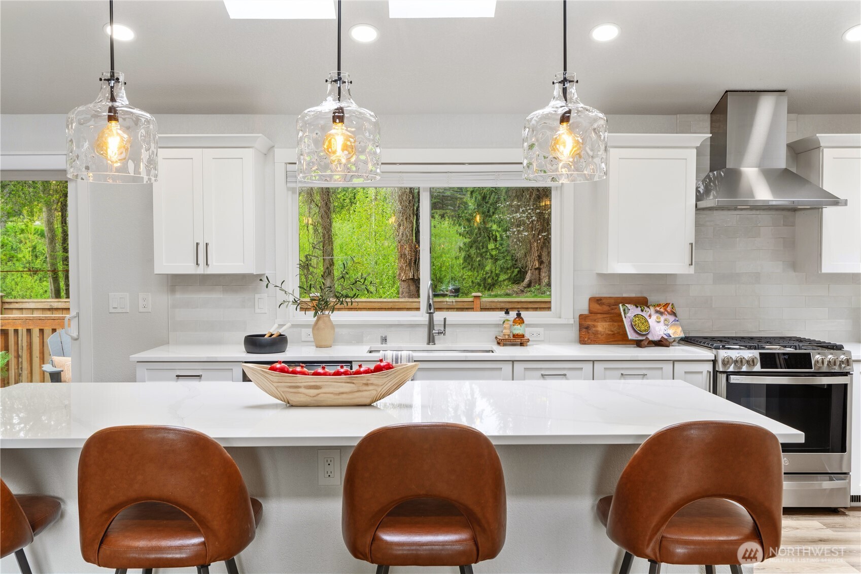 14301 101st Place NE, Kirkland, WA 98034