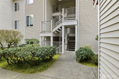 23009 Lakeview Drive #B103, Mountlake Terrace, WA 98043-2381 - Photo 2