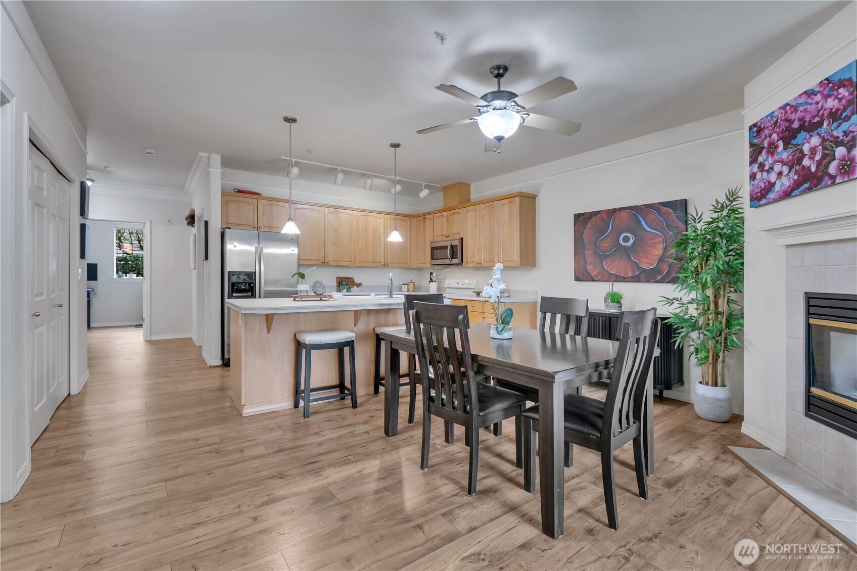 23009 Lakeview Drive #B103, Mountlake Terrace, WA 98043-2381