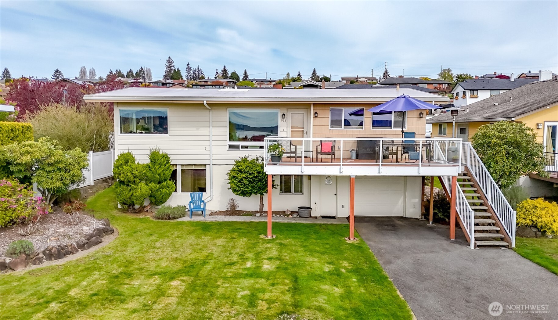 953 S Mountain View Avenue , Tacoma, WA 98465
