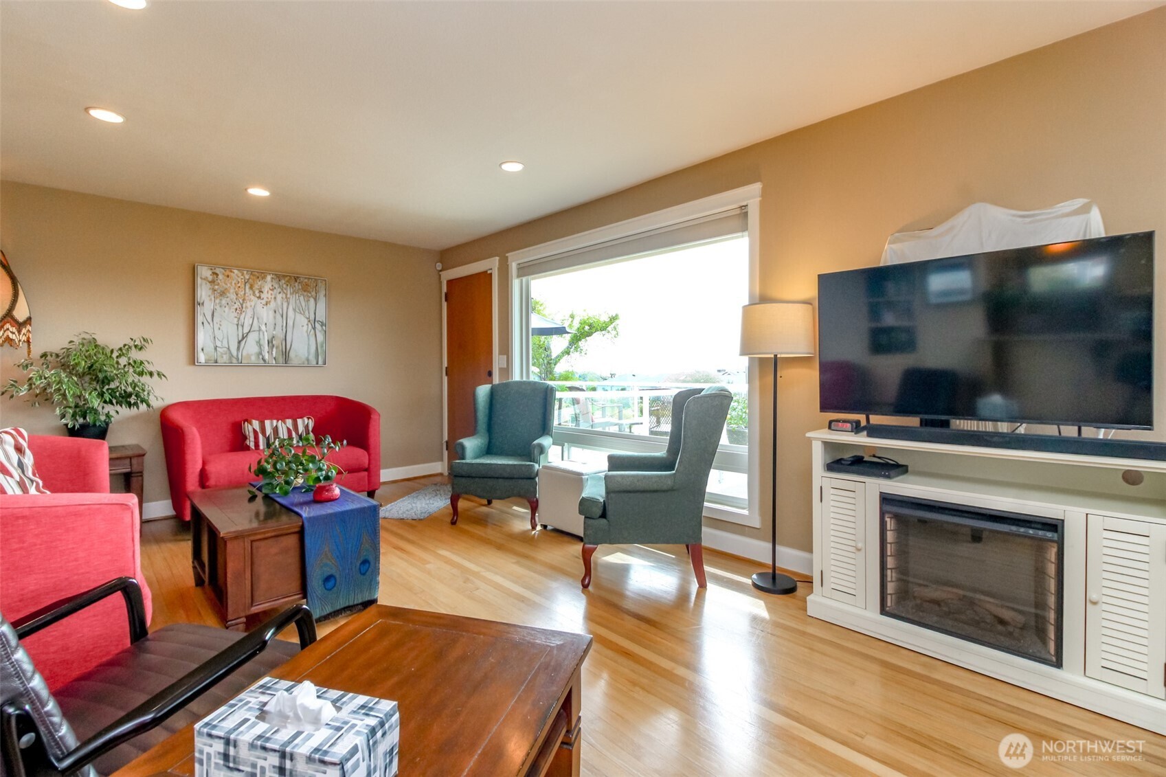 953 S Mountain View Avenue , Tacoma, WA 98465