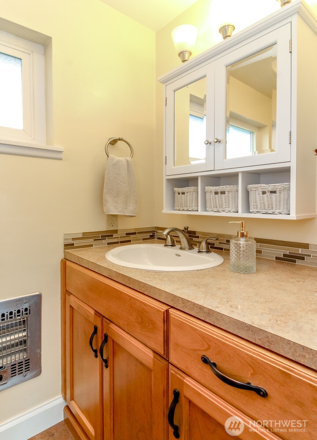 953 S Mountain View Avenue , Tacoma, WA 98465