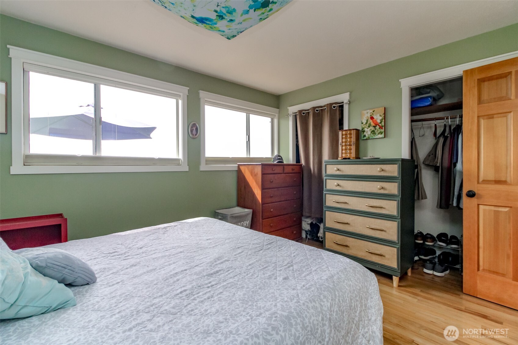953 S Mountain View Avenue , Tacoma, WA 98465