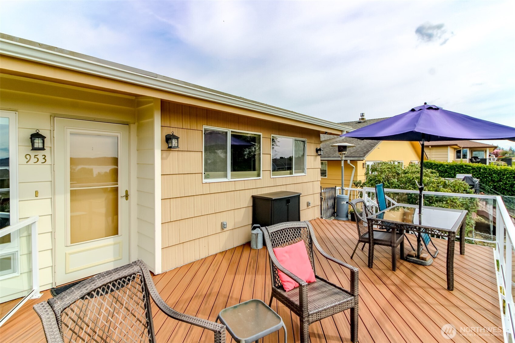 953 S Mountain View Avenue , Tacoma, WA 98465