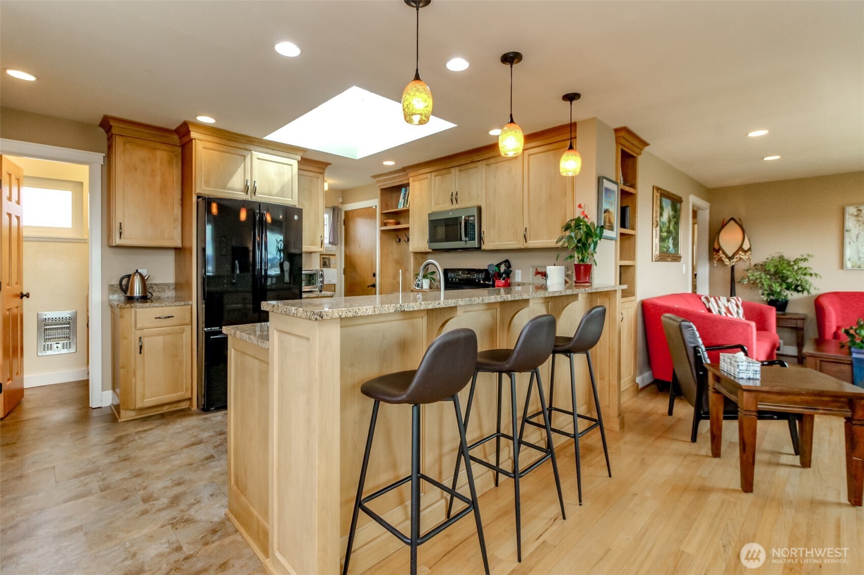 953 S Mountain View Avenue , Tacoma, WA 98465