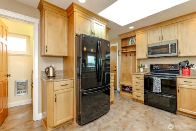 953 S Mountain View Avenue , Tacoma, WA 98465 - Photo 10