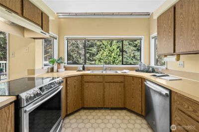11649 NE Sunset Loop , Bainbridge Island, WA 98110 - Photo 8