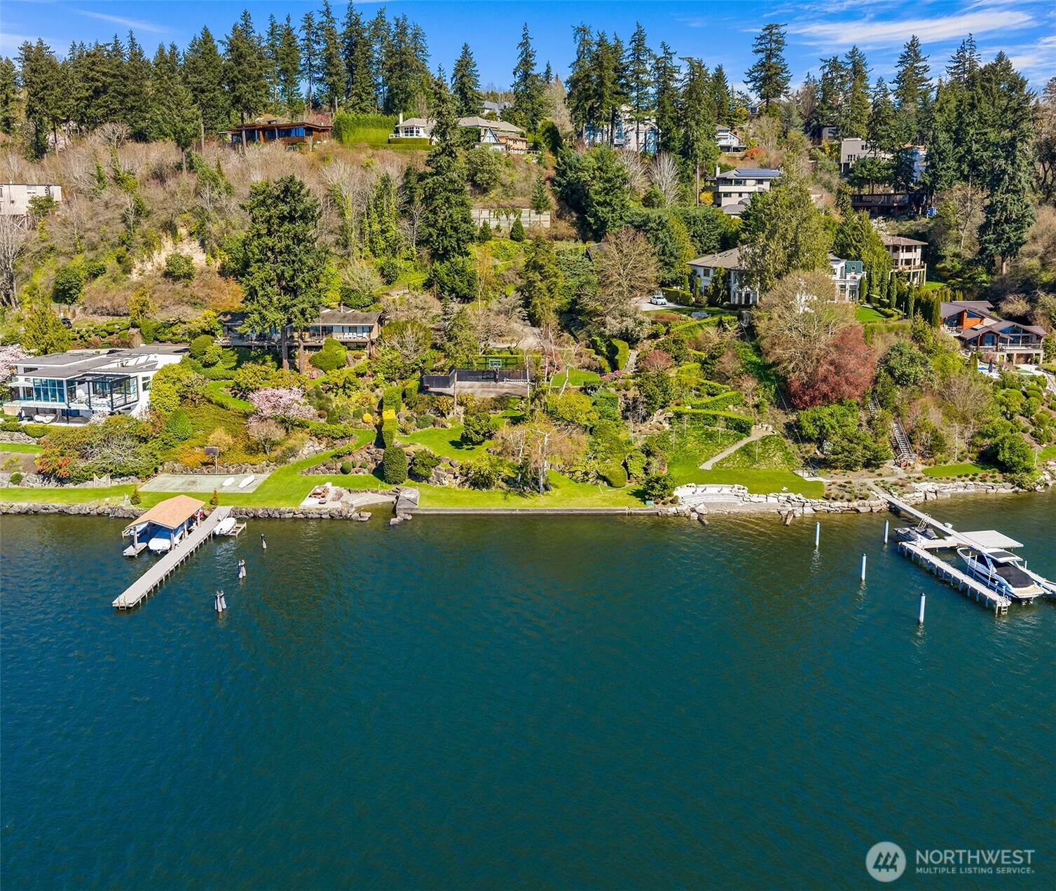 903 Shoreland Drive SE, Bellevue, WA 98004