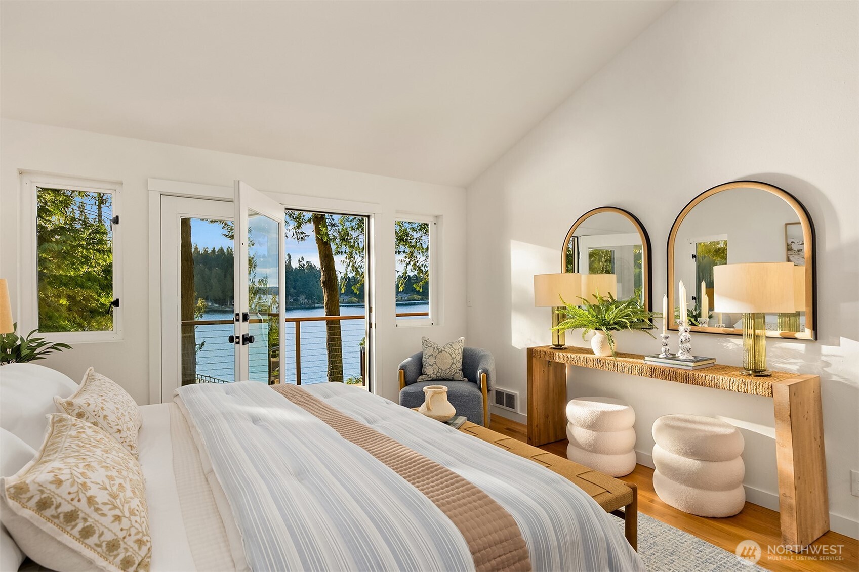 6518 NE Monte Vista Drive , Bainbridge Island, WA 98110