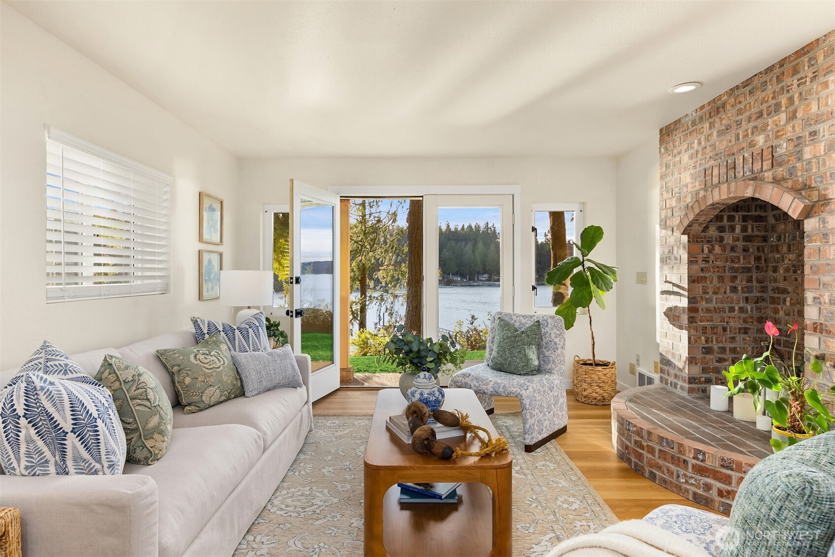6518 NE Monte Vista Drive , Bainbridge Island, WA 98110