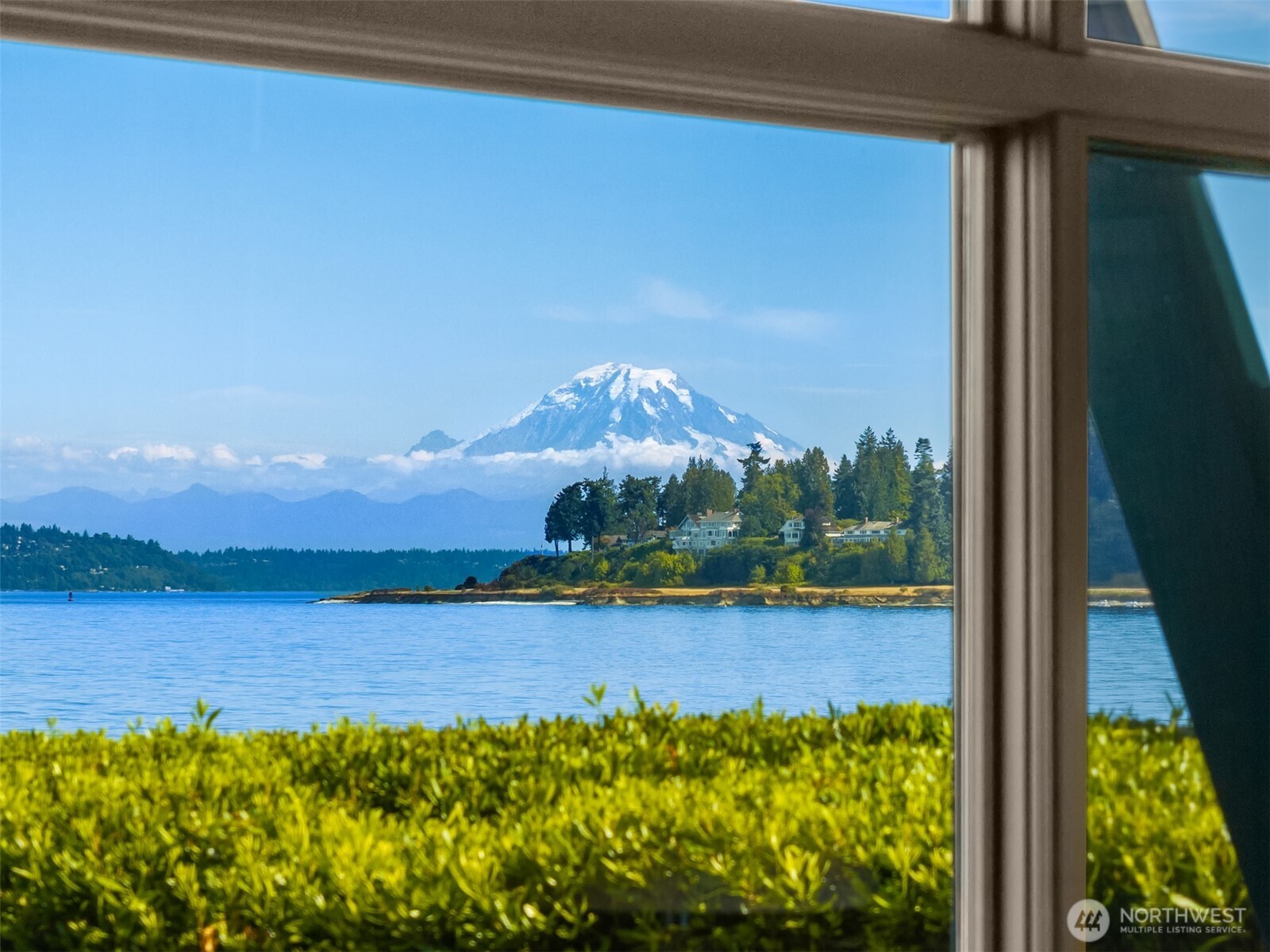4290 Rockaway Beach Road NE, Bainbridge Island, WA 98110