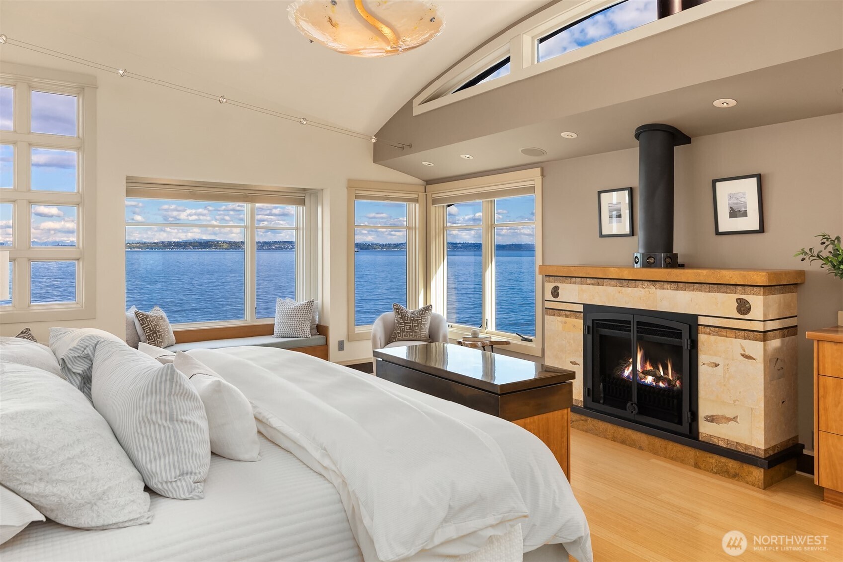 4290 Rockaway Beach Road NE, Bainbridge Island, WA 98110