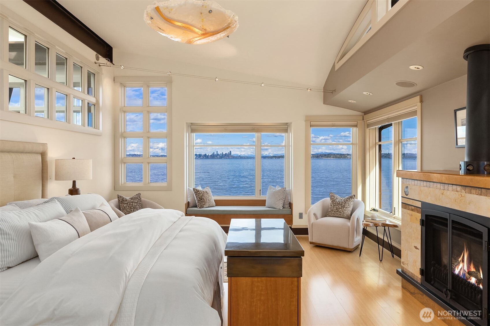 4290 Rockaway Beach Road NE, Bainbridge Island, WA 98110