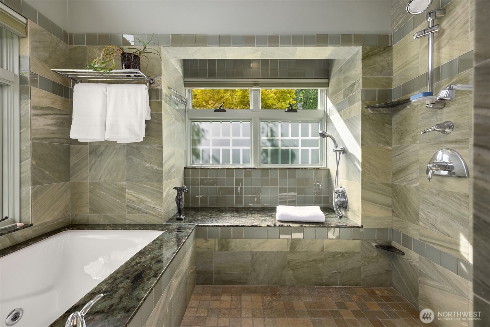 4290 Rockaway Beach Road NE, Bainbridge Island, WA 98110