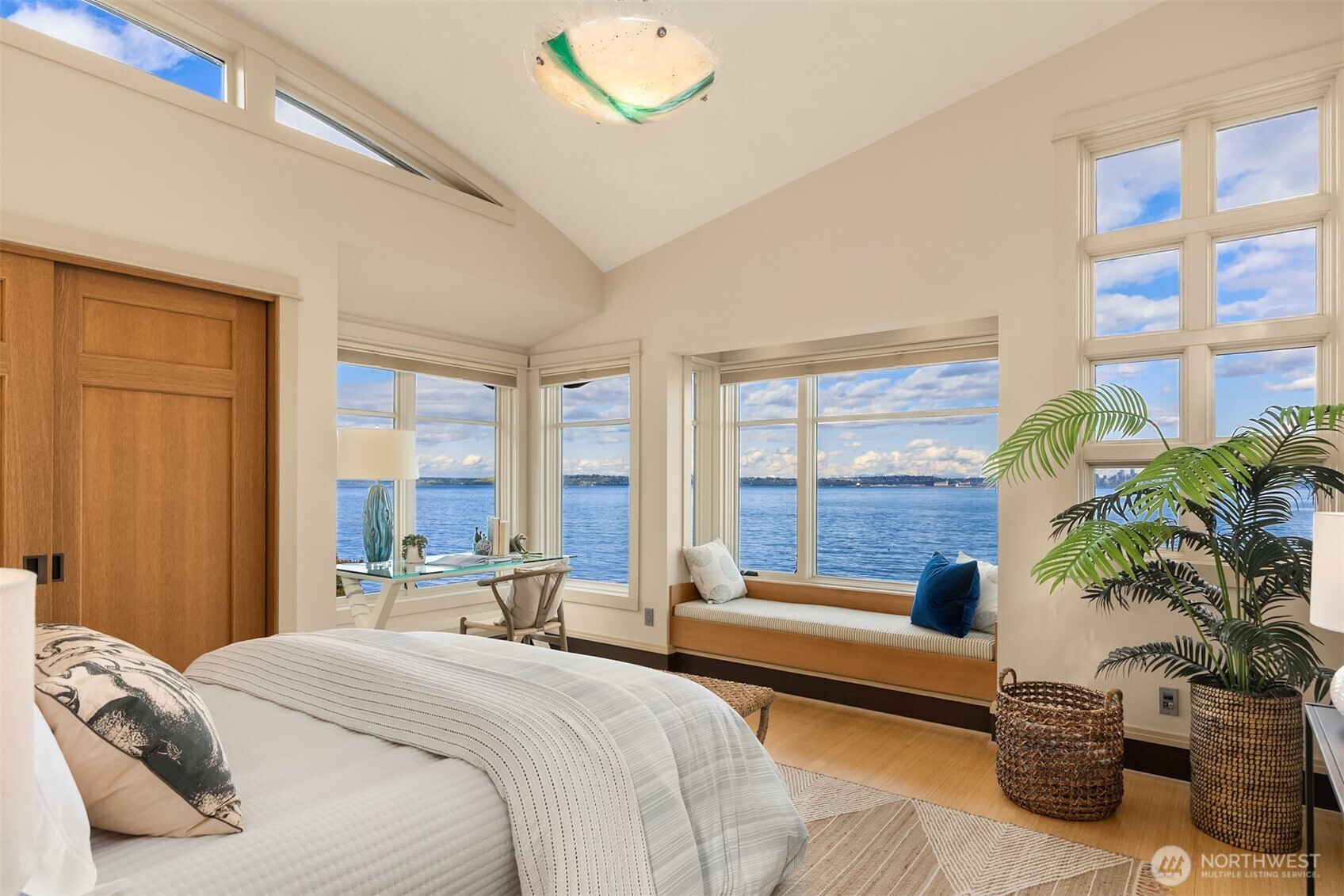 4290 Rockaway Beach Road NE, Bainbridge Island, WA 98110