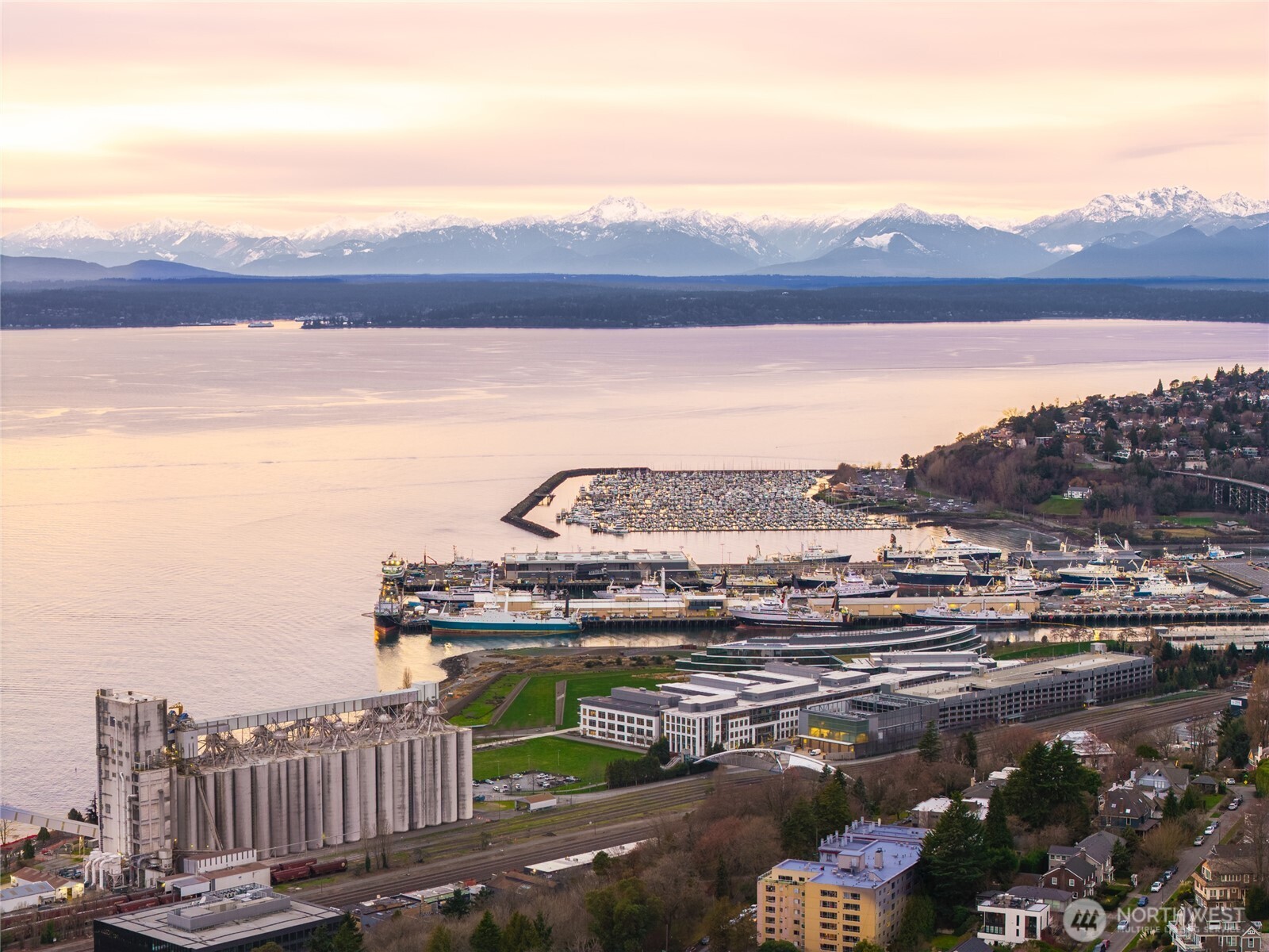275 W Roy Street #412, Seattle, WA 98119-3860