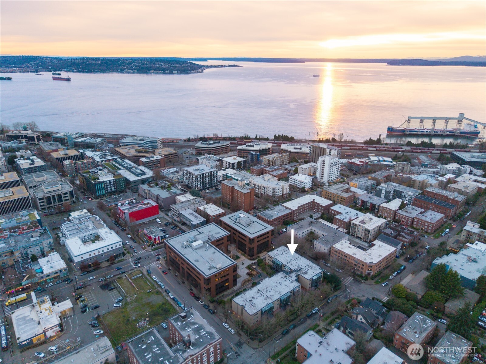 275 W Roy Street #412, Seattle, WA 98119-3860